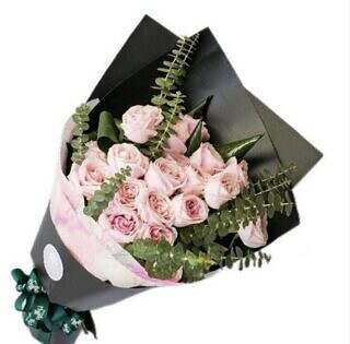 18 Pink Roses Bouquet