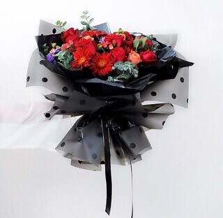 Classy Bouquet in Red and Black